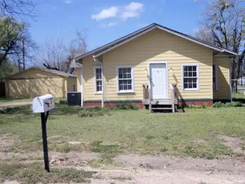 Ne 5Th Street, Hubbard, TX 76648