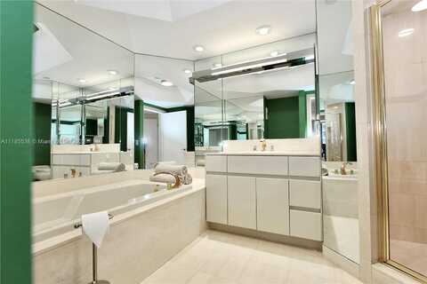 Island Blvd, Aventura, FL 33160