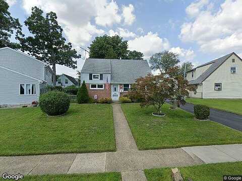 Cricket Rd, Secane, PA 19018