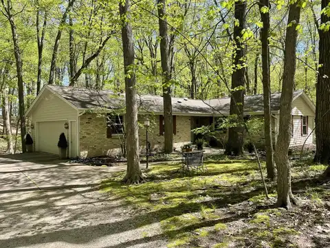 Bauers, WEST BEND, WI 53095