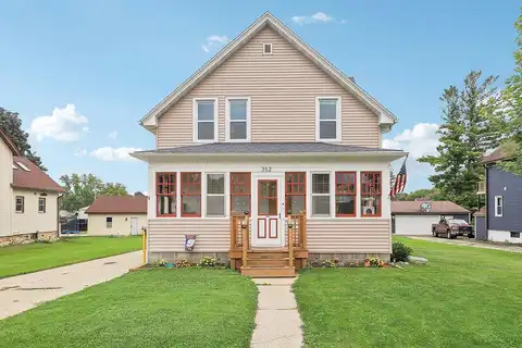 Henninger, MAYVILLE, WI 53050