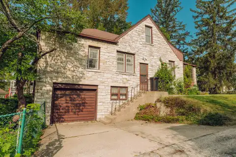 Evergreen, PEWAUKEE, WI 53072