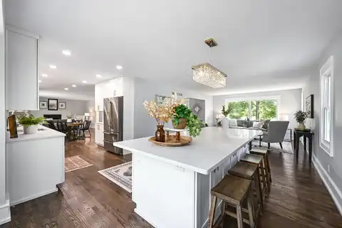 Colette, MEQUON, WI 53092