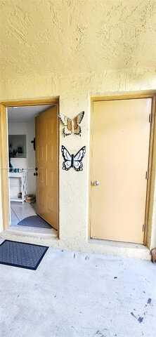 Lakeview Dr, Weston, FL 33326