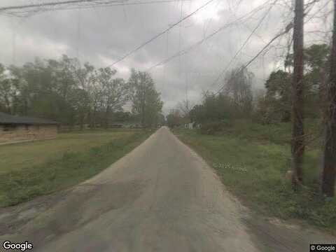 S Colbert St, Dayton, TX 77535