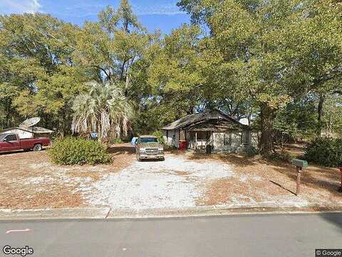 Lee Ave, Crestview, FL 32539