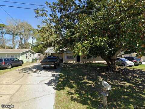 Nw Oakland Cir, Fort Walton Beach, FL 32548