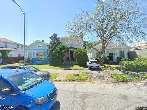 Avenue O 12, Galveston, TX 77550