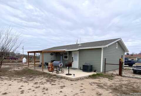 Miller, La Pryor, TX 78872