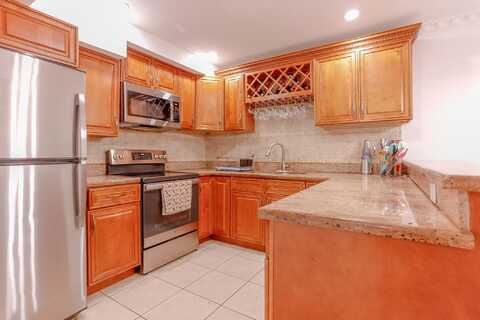 N Canterbury Ln, Tamarac, FL 33319