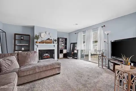 217 La Fontenay Ct, Louisville, KY 40223