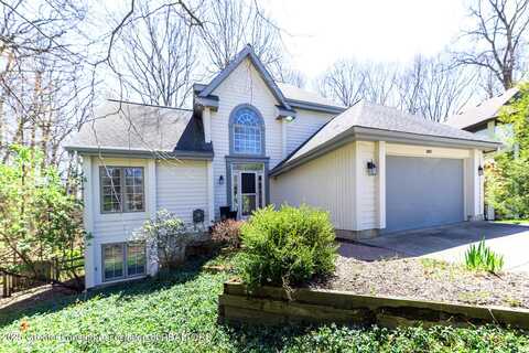6093 Oakpark Trail, Haslett, MI 48840