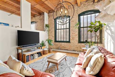 1St, MINNEAPOLIS, MN 55401
