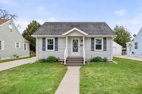 Adams, NEENAH, WI 54956