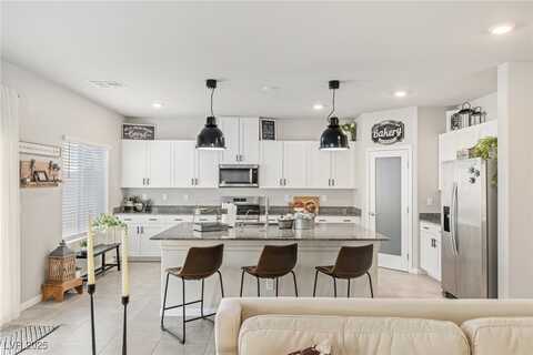 8316 Gold River Court, Las Vegas, NV 89113