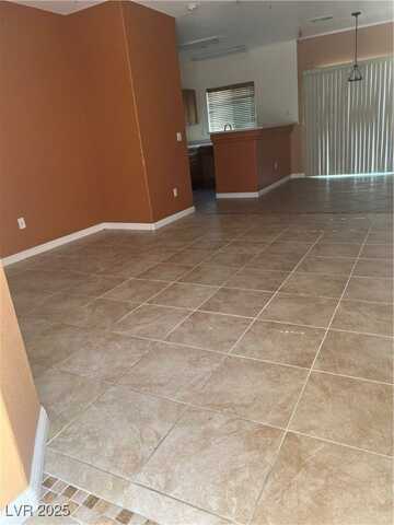 8705 Tomnitz Avenue, Las Vegas, NV 89178