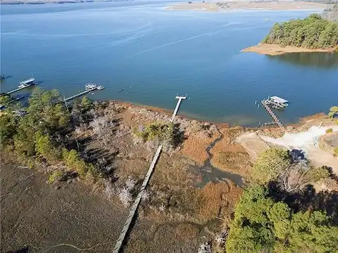 Riverview Park, GLOUCESTER, VA 23061