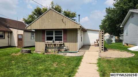 428 29th SW, MASON CITY, IA 50401