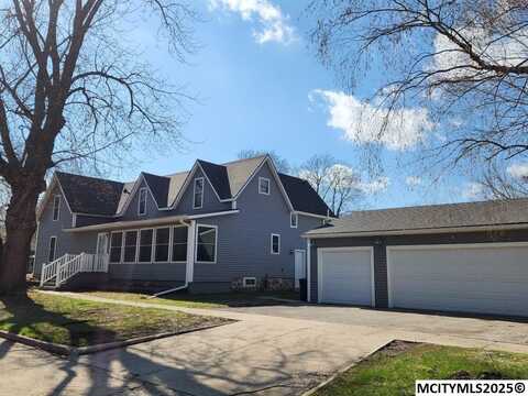 400 N 5th St, CLEAR LAKE, IA 50428