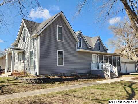 400 N 5th St, CLEAR LAKE, IA 50428
