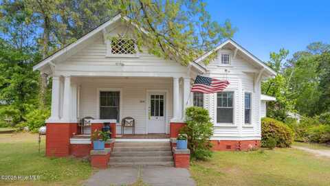 304 NW Railroad Street, Robersonville, NC 27871