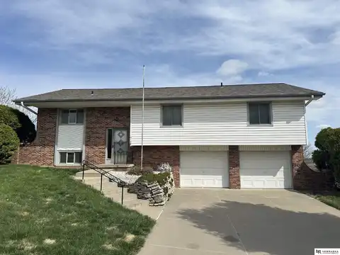 1010 Grenoble Drive, Bellevue, NE 68123