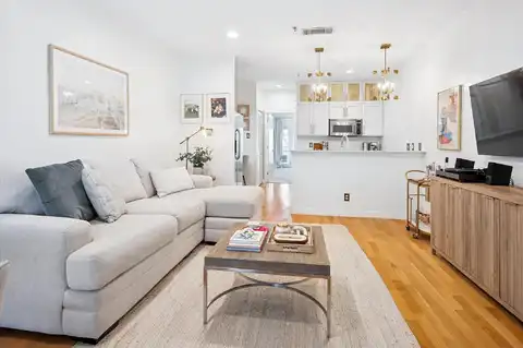 Cole, DALLAS, TX 75204