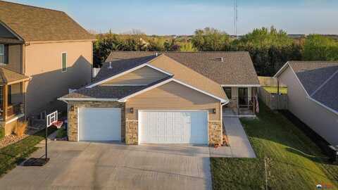 7901 Renatta Drive, Lincoln, NE 68516