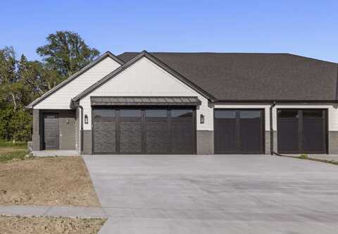 9130 Hillcrest Trail, Lincoln, NE 68520