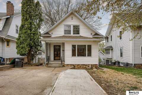 918 S 38th Street, Omaha, NE 68105