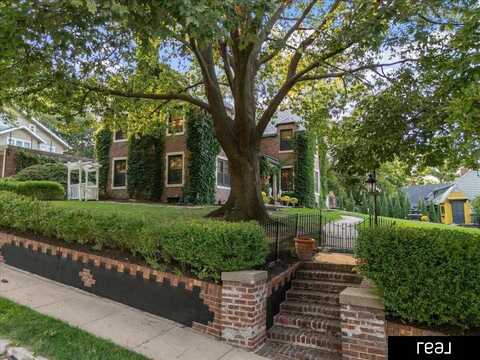 226 High School Avenue, Council Bluffs, IA 51503