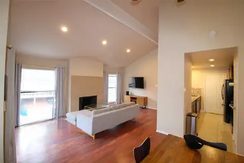 Holly Hill, DALLAS, TX 75231