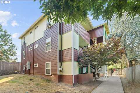 Clinton, PORTLAND, OR 97266