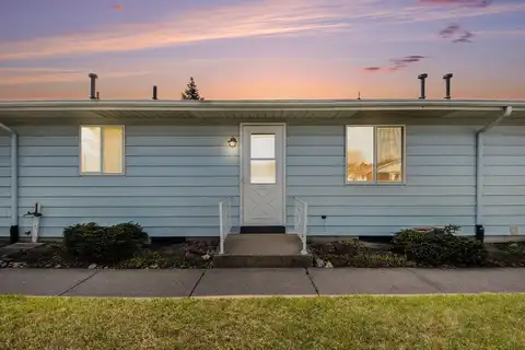 5984 Leisure South Drive SE, Grand Rapids, MI 49548