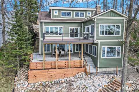 3753 Alden Nash Avenue NE, Lowell, MI 49331