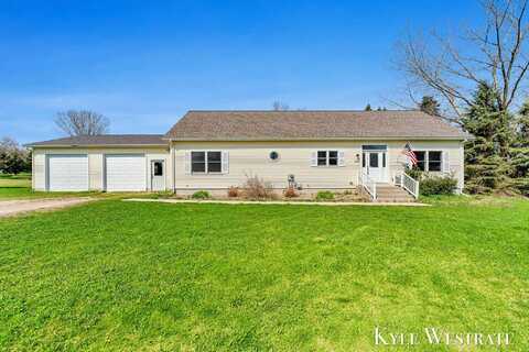 841 N Weaver Avenue, Fremont, MI 49412