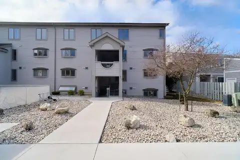 317 5th Avenue, Manistee, MI 49660
