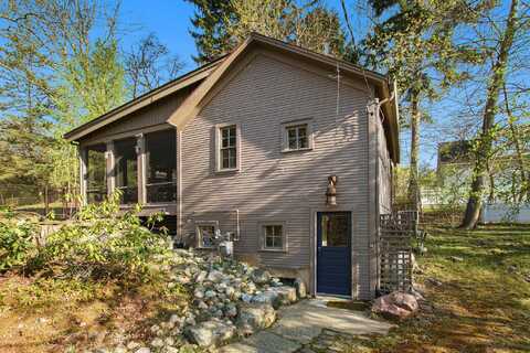 350 Ferry Street, Douglas, MI 49406