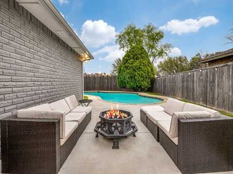 Cole, THE COLONY, TX 75056