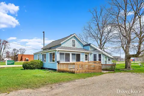 114 East Street, Coopersville, MI 49404