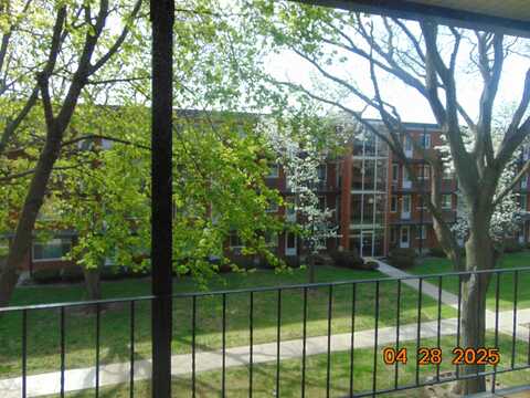 2915 W 13 Mile Road, Royal Oak, MI 48073