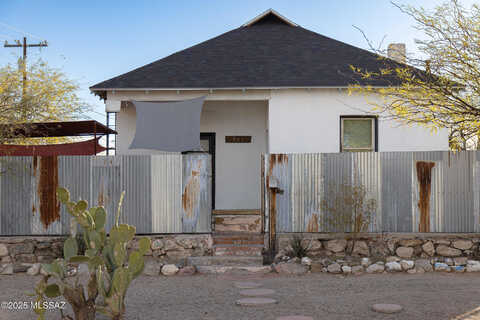 8Th, TUCSON, AZ 85701