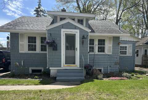 902 Beechwood Street NE, Grand Rapids, MI 49505