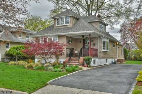 237 Cedar Rd, New Milford, NJ 07646