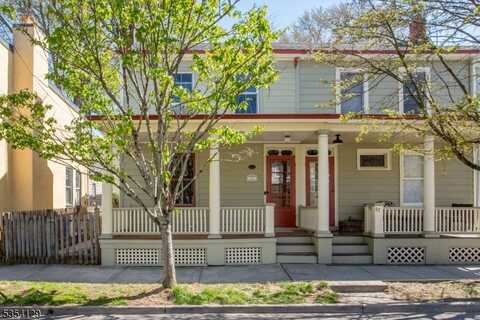 49 Buttonwood St, Lambertville, NJ 08530