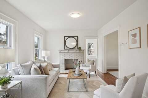 73 Woodside Rd, Maplewood, NJ 07040