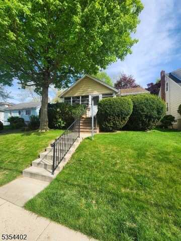 8 Parkway, Caldwell, NJ 07006