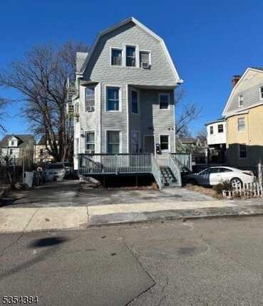 211 N Maple Ave, East Orange, NJ 07017