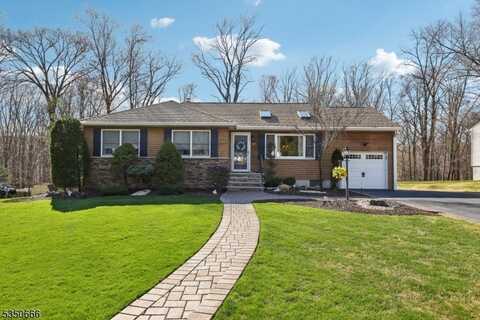 87 Wayne Ct, North Haledon, NJ 07508