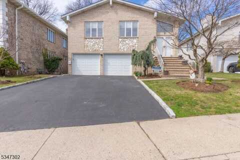 6 Livi Ct, Elmwood Park, NJ 07407